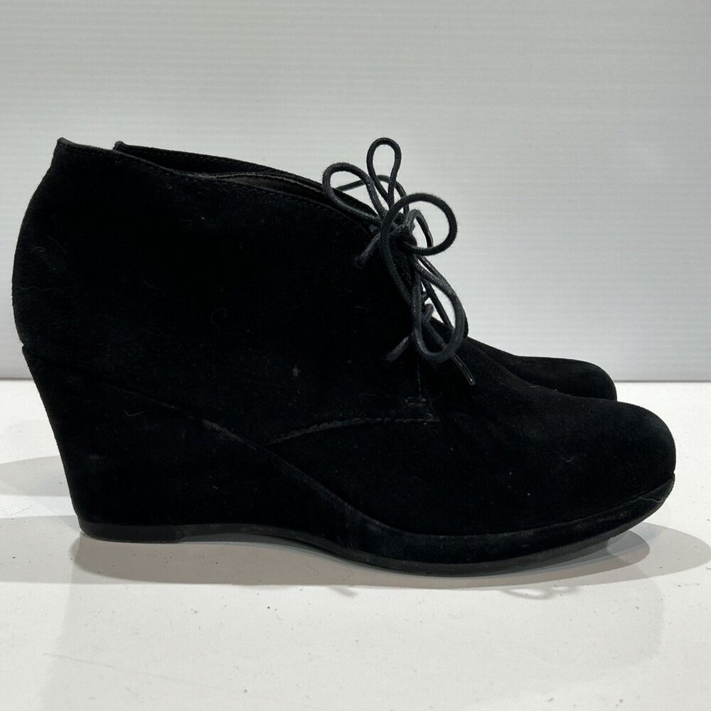 Clarks Boots Womens 9.5 M Kara Capricorn Ankle Bootie Wedge 102418 Black Suede
